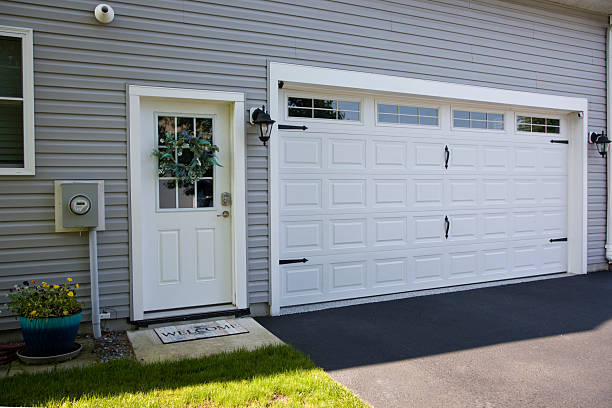 24/7 Emergency Garage Door Panel Replacement experts in Leesburg, GA